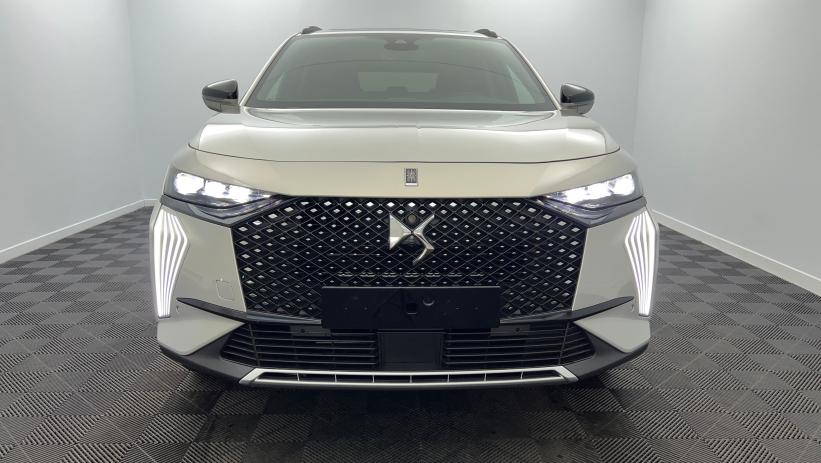 Aperçu du véhicule : BlueHDi 130 EAT8 Etoile Cristal Pearl avec 4950€ d'équipements inclus