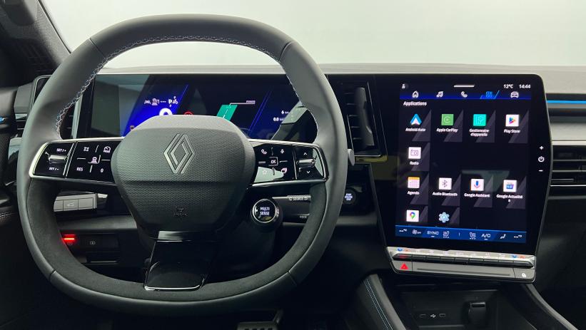 Aperçu du véhicule : E-Tech full hybrid 200 esprit Alpine Noir Etoilé avec 2650€ d'équipements inclus