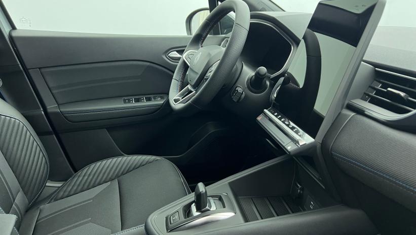 Aperçu du véhicule : E-Tech full hybrid 160 ch esprit Alpine Gris Rafale - Toit Noir Etoilé avec 1950€ d'équipements inclus