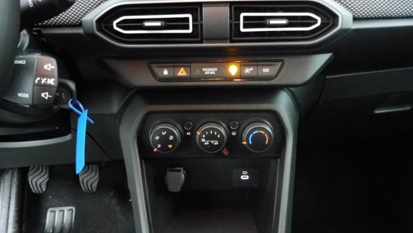 Aperçu du véhicule : 1.0 ECO-G 100CH EXPRESSION 7 PLACES -24