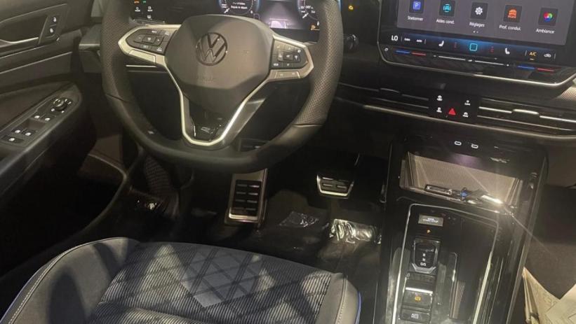 Aperçu du véhicule : R-LINE 2.0 TDI 150CV DSG7 + TOIT PANORAMIQUE + JA18 YORK + PACK HIVER + NEUF 0KM