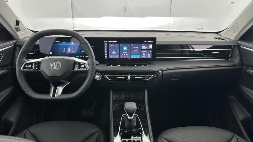 Aperçu du véhicule : 1.5T PHEV 272ch Luxury