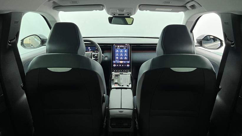 Aperçu du véhicule : Nouveau Hybrid 145 ch e-DCS6 Plus Gris Platinium - Toit Noir Perla Nera avec 2550€ d'équipements inclus