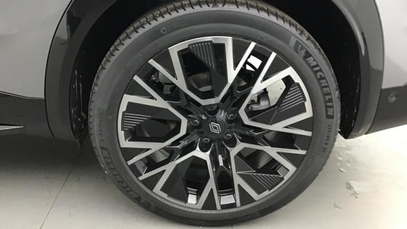 Aperçu du véhicule : AUSTRAL full hybrid E-Tech 200 ch Esprit Alpine