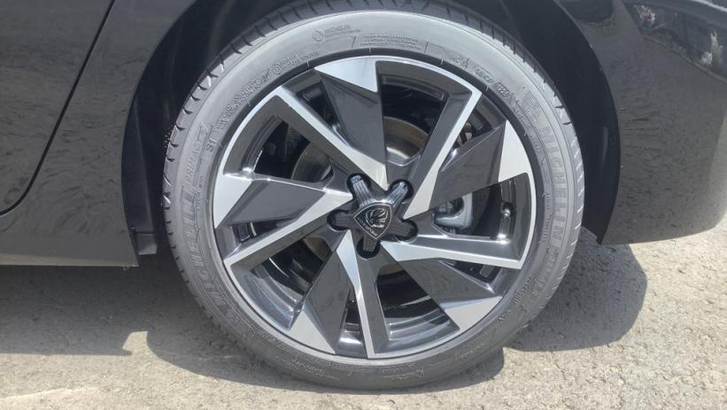 Aperçu du véhicule : 308 BlueHDi 130ch S&S EAT8 Allure