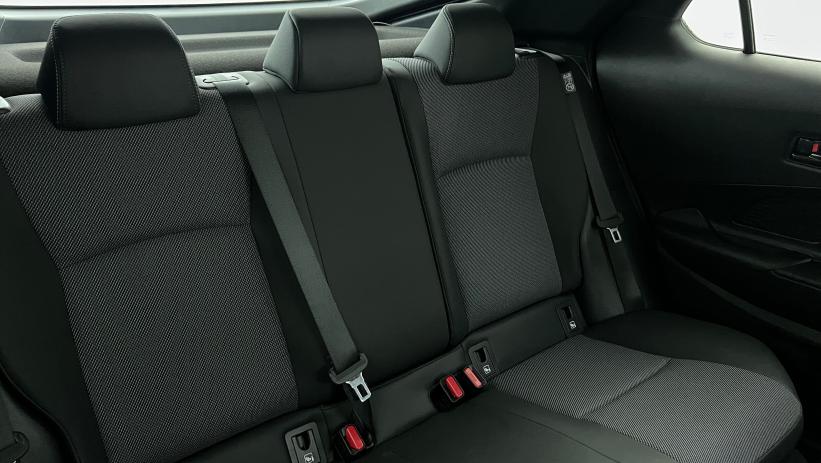 Aperçu du véhicule : Hybride Rechargeable 225 Collection Blanc Lunaire nacré - Toit Noir avec 3700€ d'équipements inclus