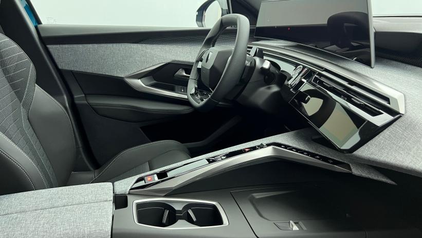 Aperçu du véhicule : Hybrid 145 e-DCS6 GT Bleu Obsession avec 4500€ d'équipements inclus