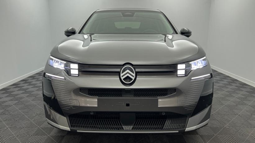 Aperçu du véhicule : Nouveau Hybrid 145 ch e-DCS6 Plus Gris Platinium - Toit Noir Perla Nera avec 2550€ d'équipements inclus