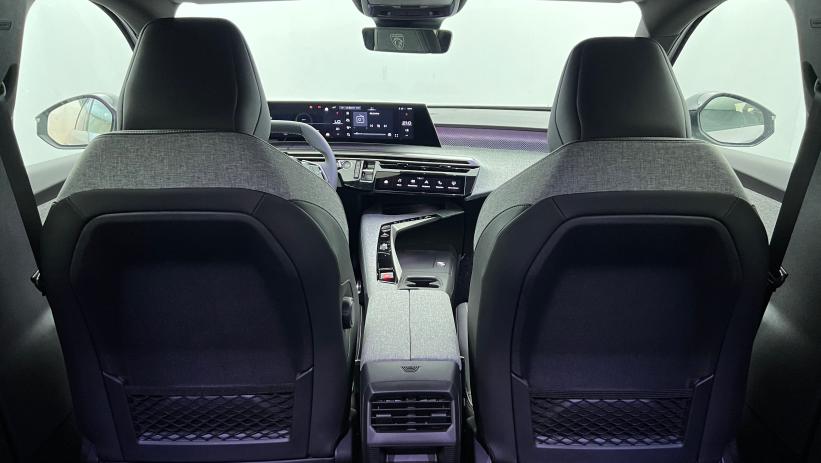 Aperçu du véhicule : Hybrid 145 e-DCS6 GT Gris Artense avec 5700€ d'équipements inclus