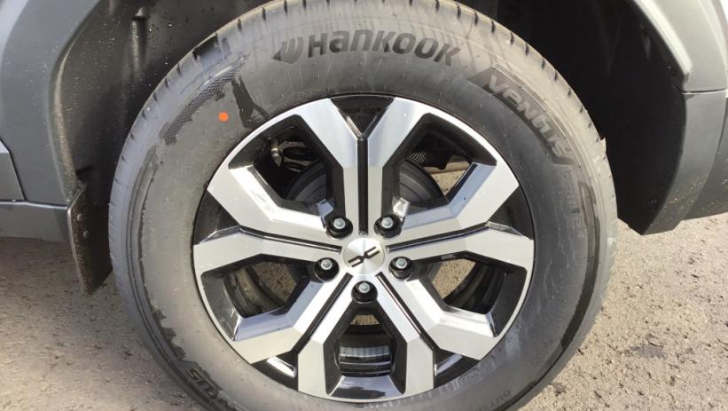 Aperçu du véhicule : DUSTER Hybrid 140 4x2 Expression