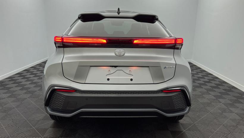 Aperçu du véhicule : Hybride Rechargeable 225 Collection Premiere Gris Minéral - Toit Noir