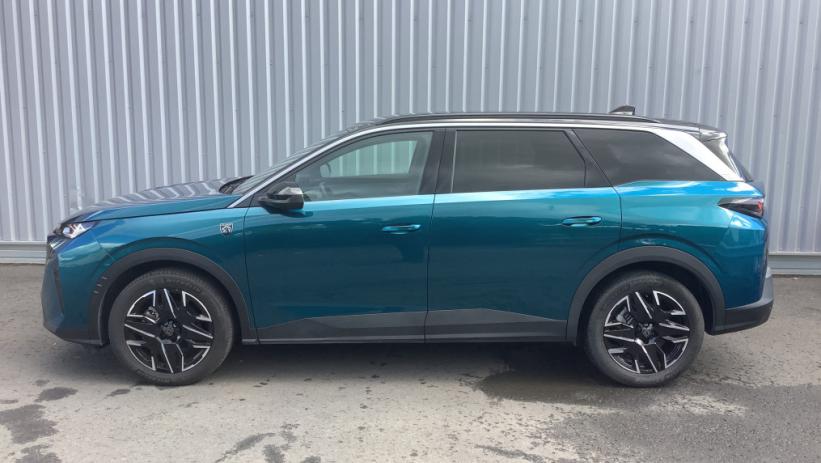 Aperçu du véhicule : 5008 Hybrid 145 ch e-DCS6 GT