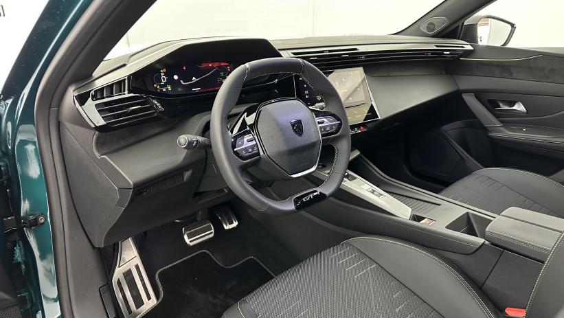 Aperçu du véhicule : III(2) 1.2 Hybrid 145ch GT e-DCS6