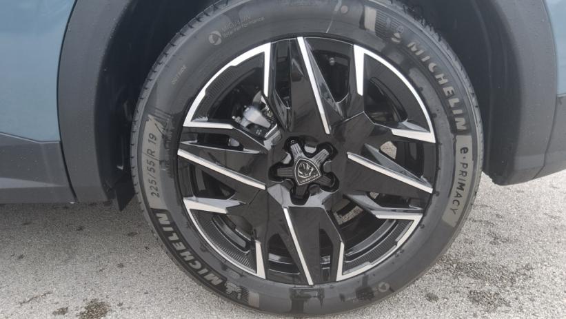 Aperçu du véhicule : 3008 Hybrid 145 e-DCS6 GT Exclusive