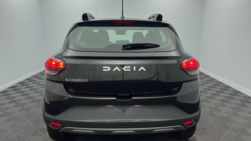 Aperçu du véhicule : TCe 90 CVT Stepway Expression Noir Nacré avec 1600€ d'équipements inclus
