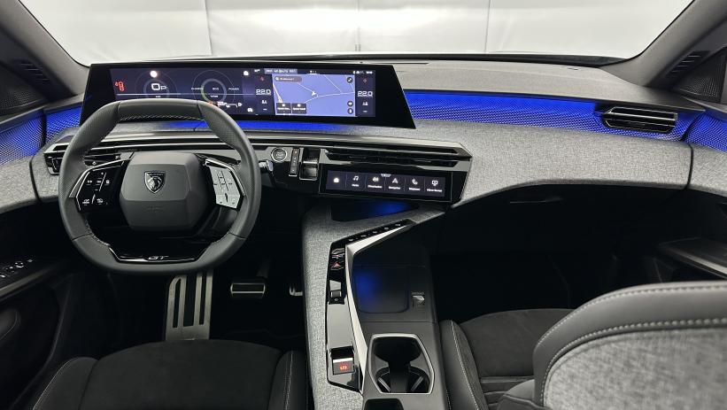 Aperçu du véhicule : III 1.2 Hybrid 145ch GT e-DCS6