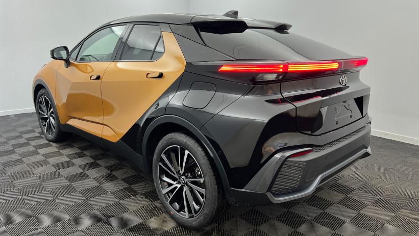 Aperçu du véhicule : Hybride Rechargeable 225 Collection Premiere Jaune Sulfure métallisé - Toit et arrière Noir