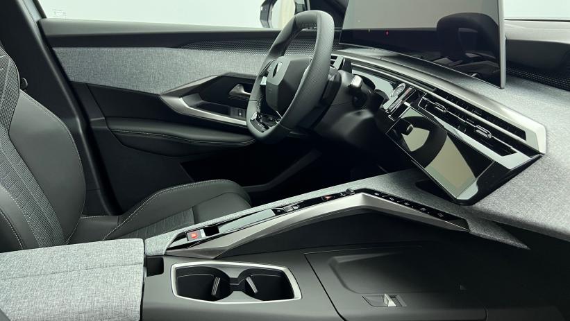 Aperçu du véhicule : Hybrid 145 e-DCS6 GT Gris Artense avec 5700€ d'équipements inclus
