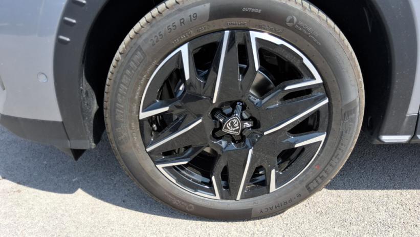 Aperçu du véhicule : 3008 Hybrid 145 e-DCS6 GT Exclusive