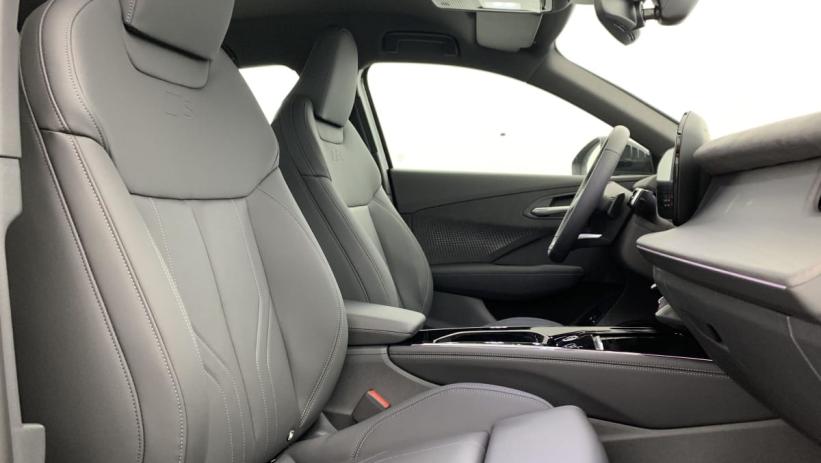 Aperçu du véhicule : E-HYBRID 272 CH S TRONIC 6 S LINE