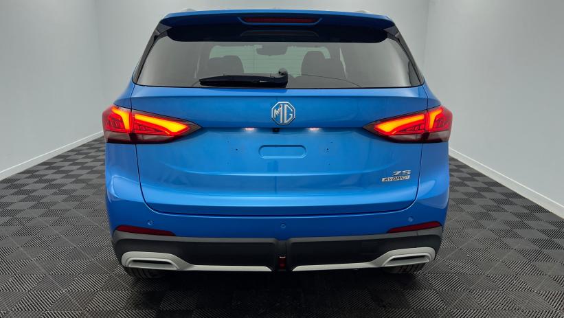 Aperçu du véhicule : 1.5 L Hybrid+ 197 ch Luxury Como Blue avec 650€ d'équipements inclus