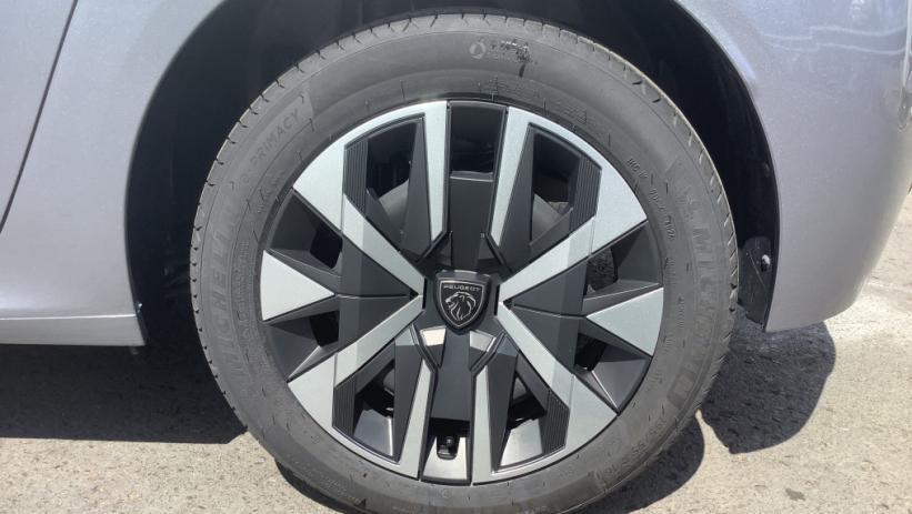 Aperçu du véhicule : 208 Hybrid 110 ch e-DCS6 Style