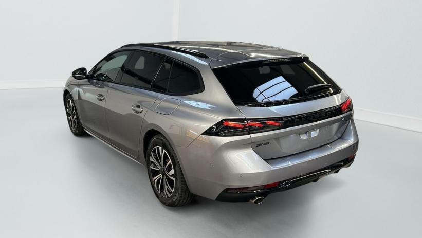 Aperçu du véhicule : Hybrid 225 e-EAT8 Allure