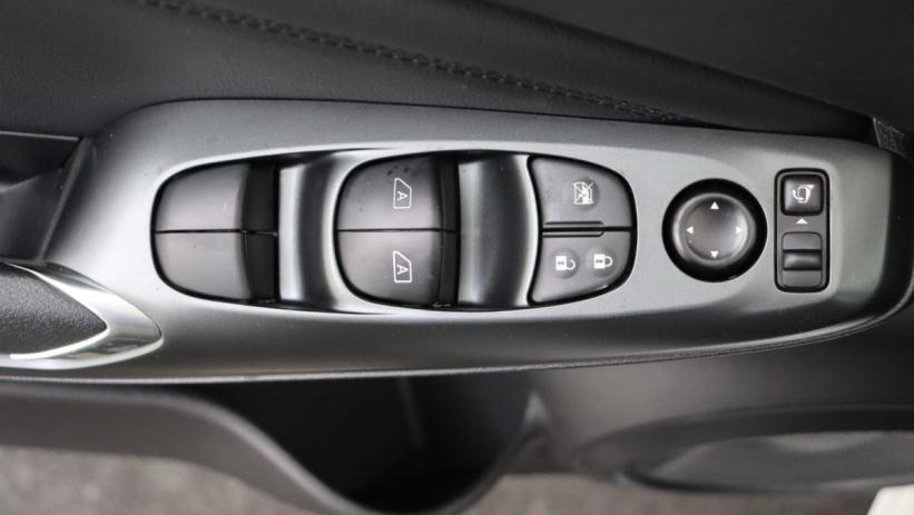 Aperçu du véhicule : HYBRID 143 N-CONNECTA