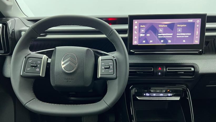 Aperçu du véhicule : Hybride 145 e-DCS6 7 places Max Rouge Elixir - Toit Noir Perla Nera avec 1750€ d'équipements inclus